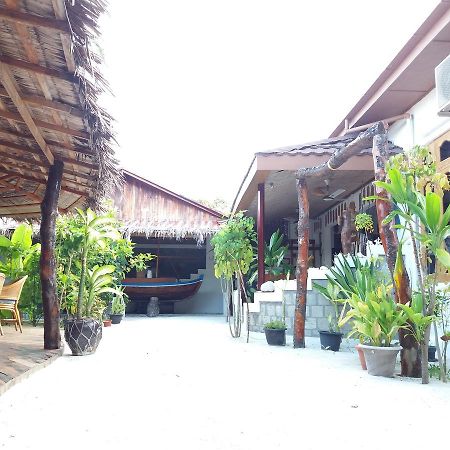 Alvi Star Inn Thulhaadhoo Buitenkant foto