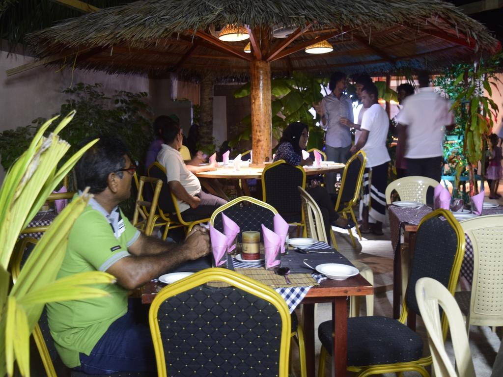 Alvi Star Inn Thulhaadhoo Buitenkant foto